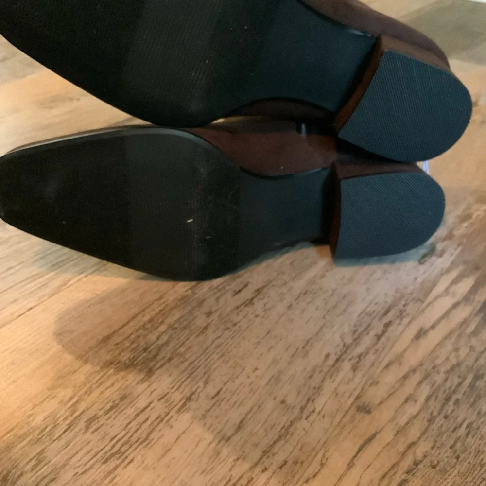 Universal Thread Dark Brown Suede Ankle Booties
